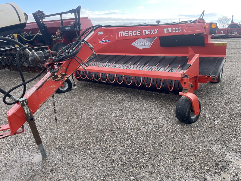 2013 Kuhn MM300 Windrow Merger