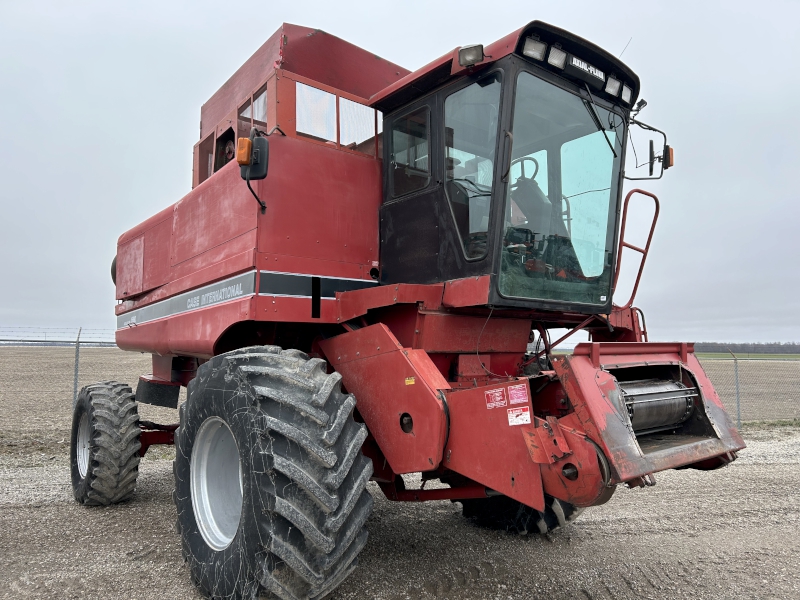 1992 Case IH 1660 Combine