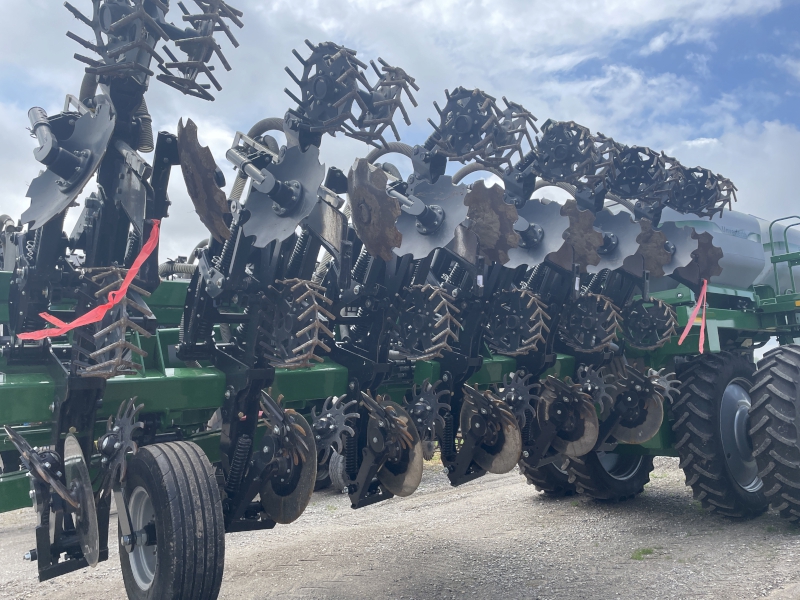 2024 Unverferth 2030DT Strip Till