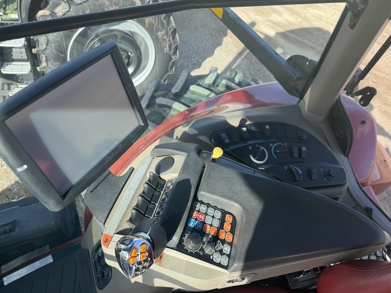 2012 Case IH MAGNUM 235 Tractor