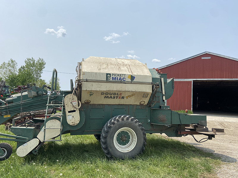 2000 Pickett DOUBLE MASTE Combine