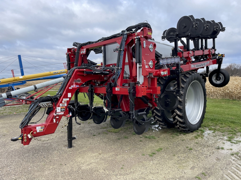 2024 Unverferth 2600 Applicator