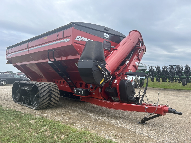 2024 Brent 1198 Grain Cart