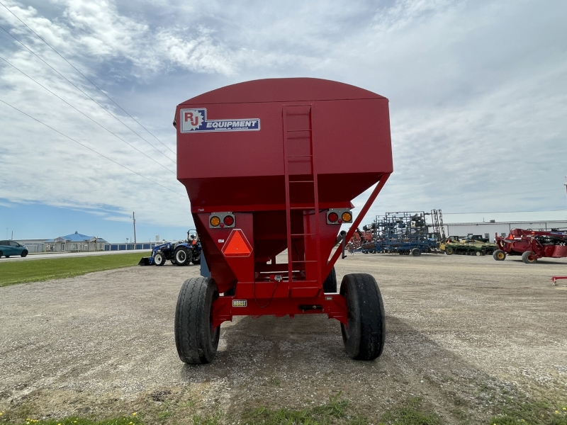 2024 R J Equipment 600 Gravity Box