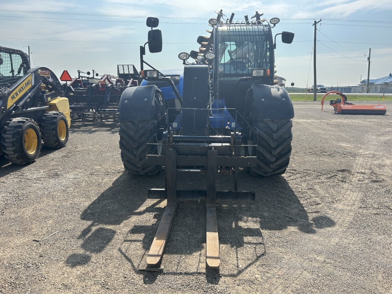 2015 New Holland LM7.42 ELITE TeleHandler