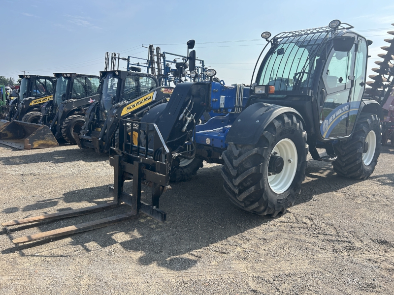 2015 New Holland LM7.42 ELITE TeleHandler