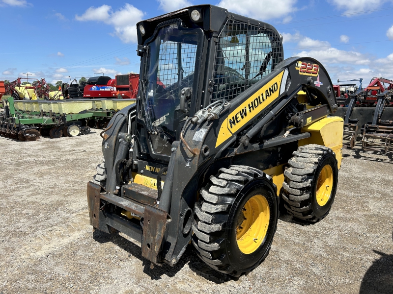 2014 New Holland L223-T4B Skid Steer Loader