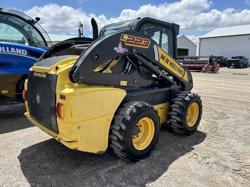 2014 New Holland L223-T4B Skid Steer Loader