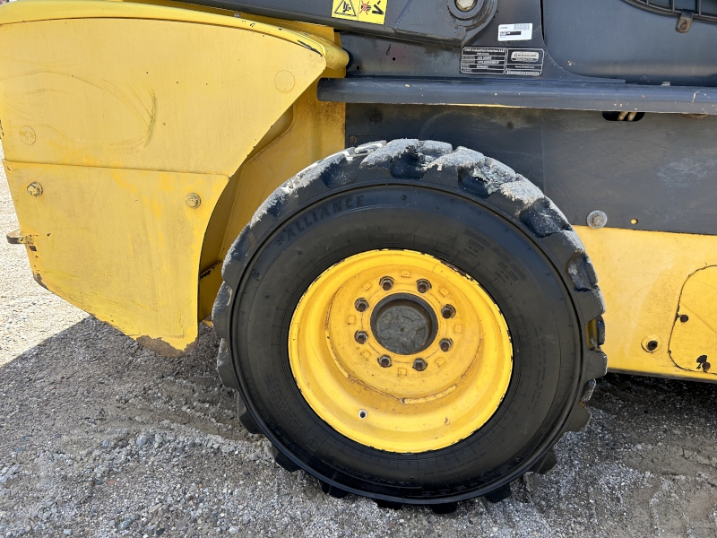 2014 New Holland L223-T4B Skid Steer Loader