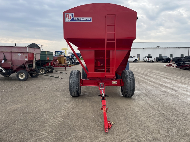 2024 R J Equipment 600 Gravity Box