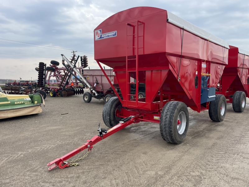 2024 R J Equipment 600 Gravity Box