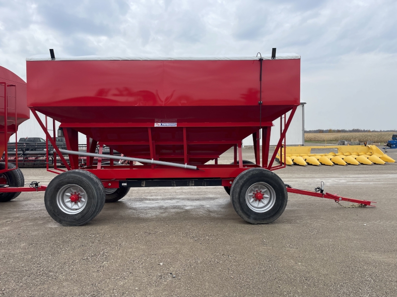 2024 R J Equipment 600 Gravity Box