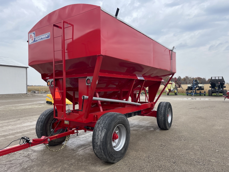 2024 R J Equipment 600 Gravity Box