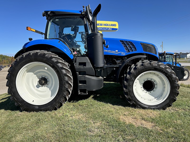 2025 New Holland T8.325  PLMI Tractor