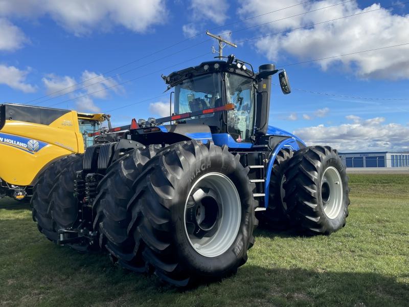 2025 New Holland T9.580 AC PL Tractor