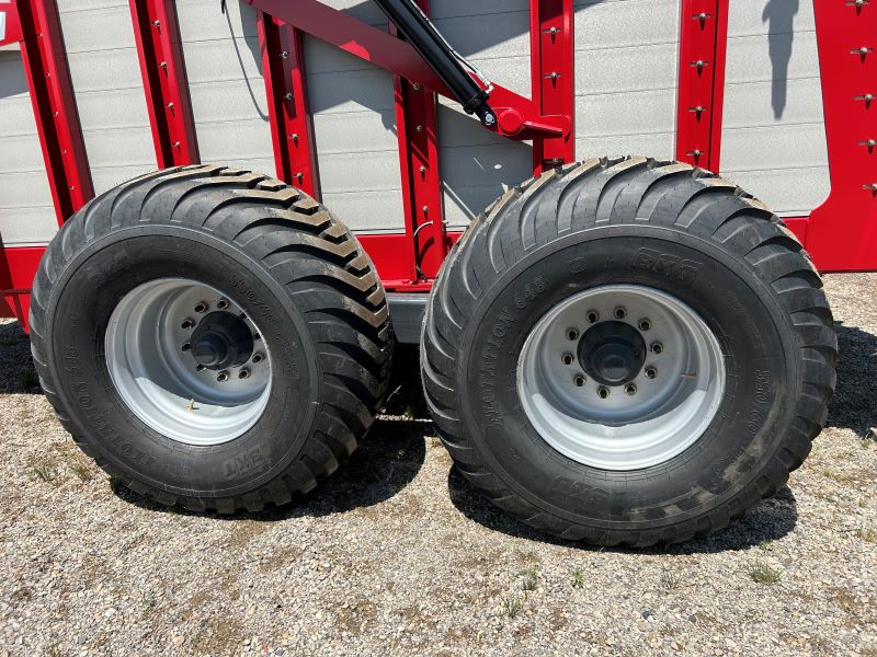 2025 Hagedorn 5440 Manure Spreader