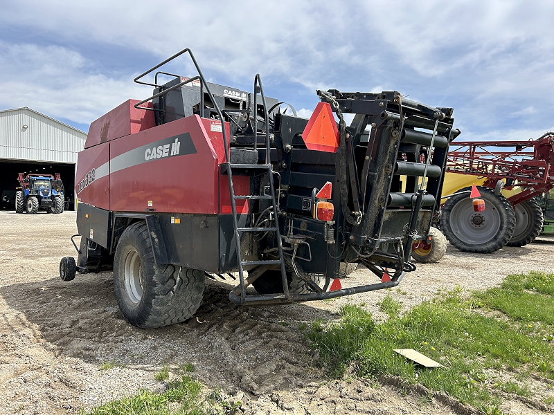 2004 Case IH LBX332 Baler/Big Square