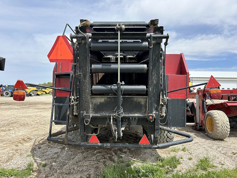 2004 Case IH LBX332 Baler/Big Square