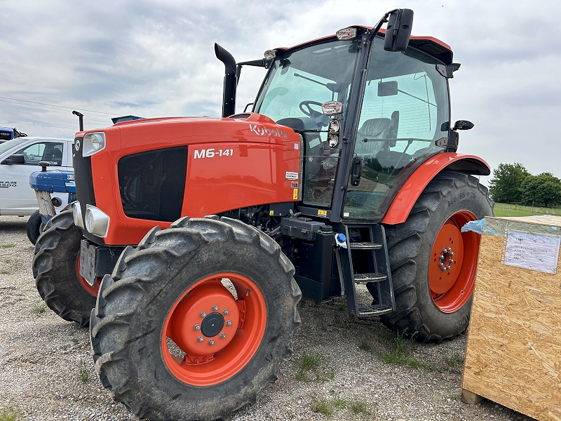 2022 Kubota M6-141 Tractor