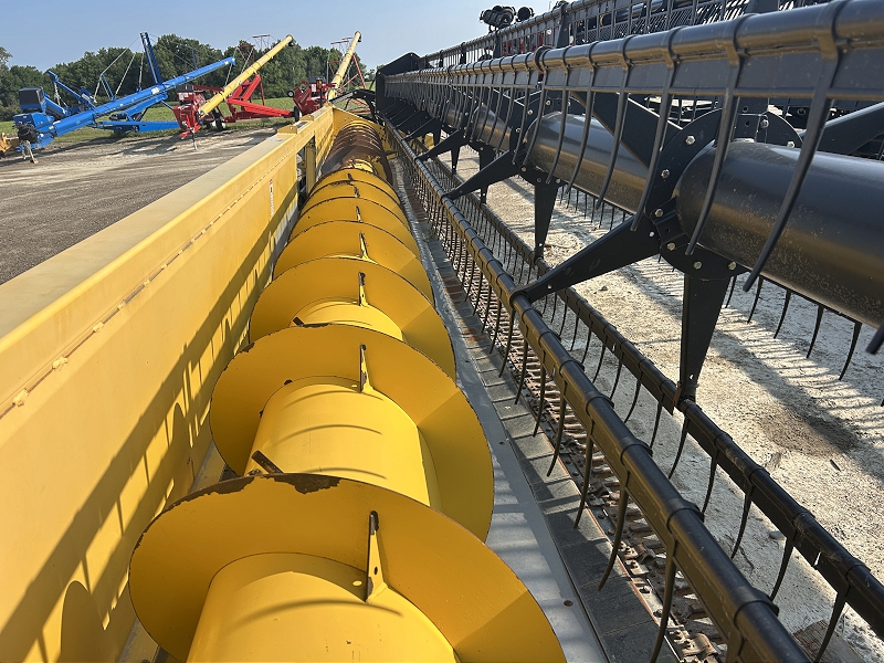 2009 New Holland 74C Header Flex