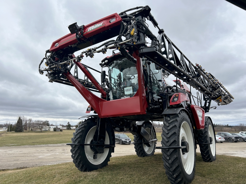 2026 Miller NITRO 7310 Sprayer/High Clearance