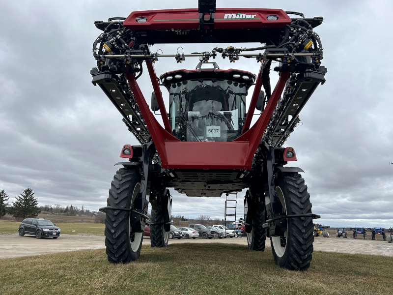 2026 Miller NITRO 7310 Sprayer/High Clearance
