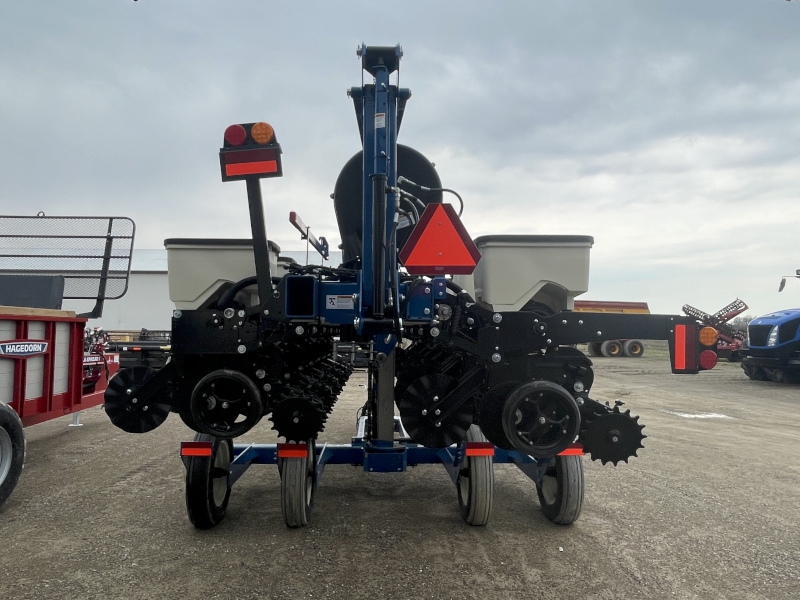 2026 Kinze 3505 8R15 Planter