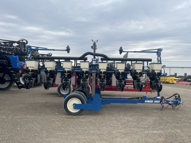 2026 Kinze 3505 8R15 Planter