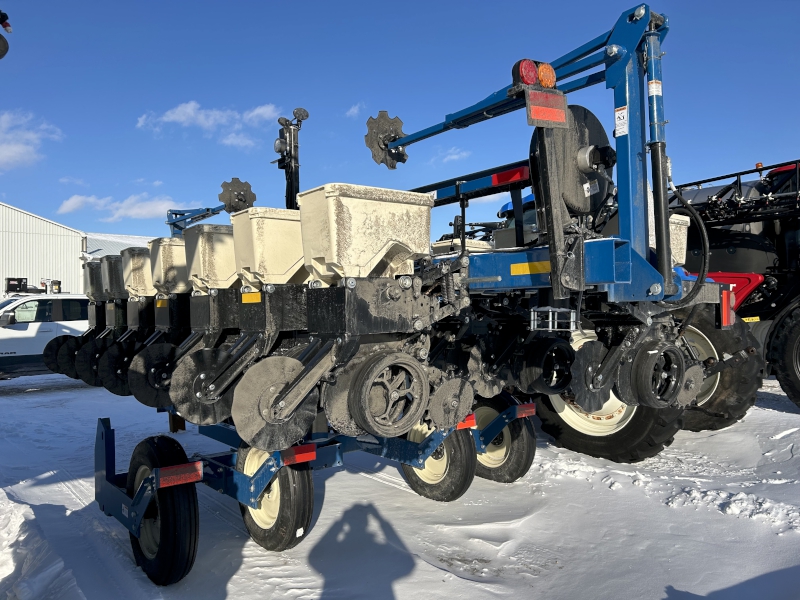 2026 Kinze 3505 8R15 Planter