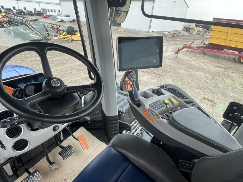 2023 New Holland T9.565 Tractor 4WD