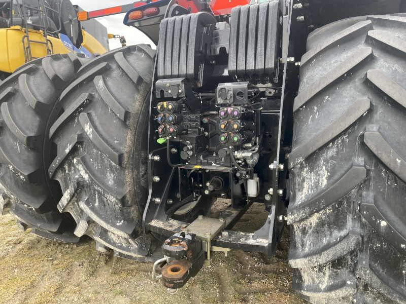 2023 New Holland T9.565 Tractor 4WD