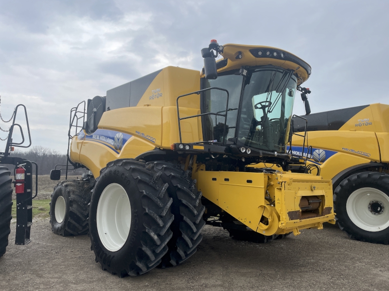 2022 New Holland CR7.90 Combine