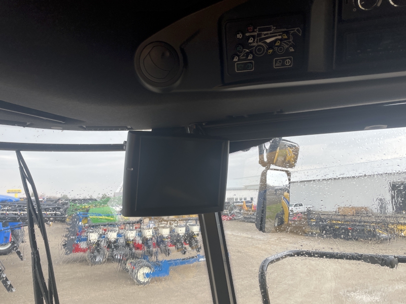 2022 New Holland CR7.90 Combine