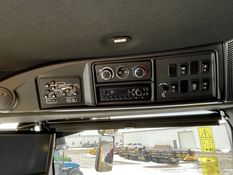 2022 New Holland CR7.90 Combine