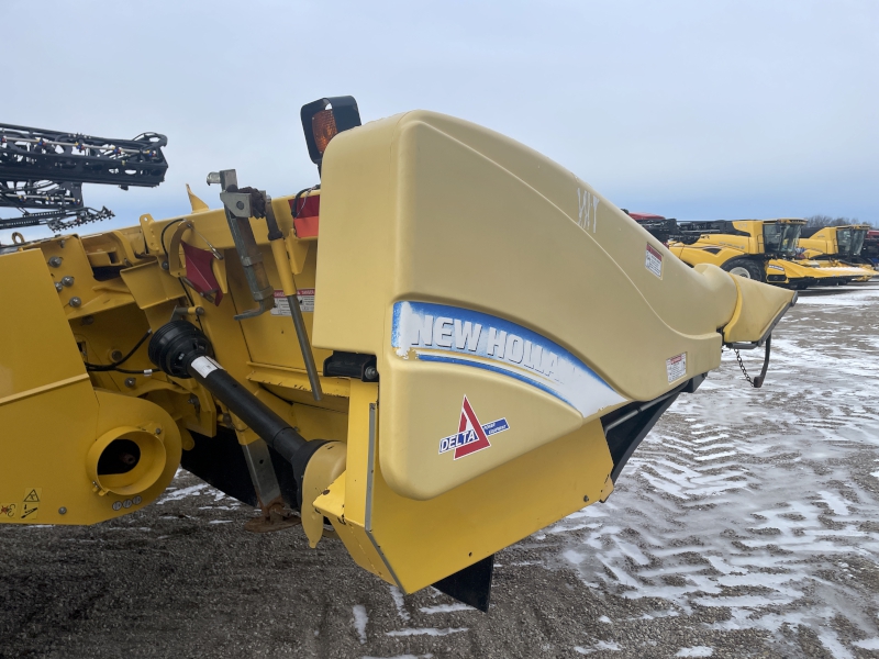 2012 New Holland 99C-6R Header Combine