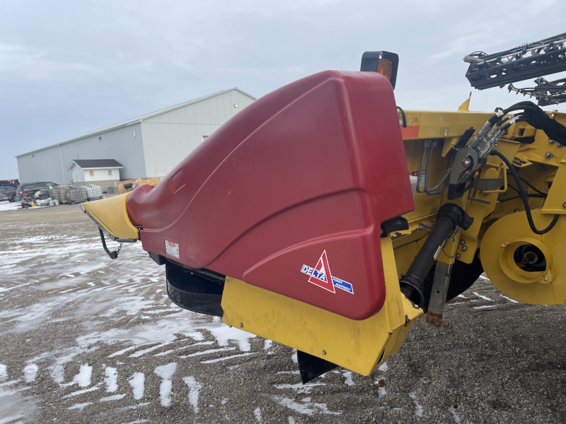 2012 New Holland 99C-6R Header Combine