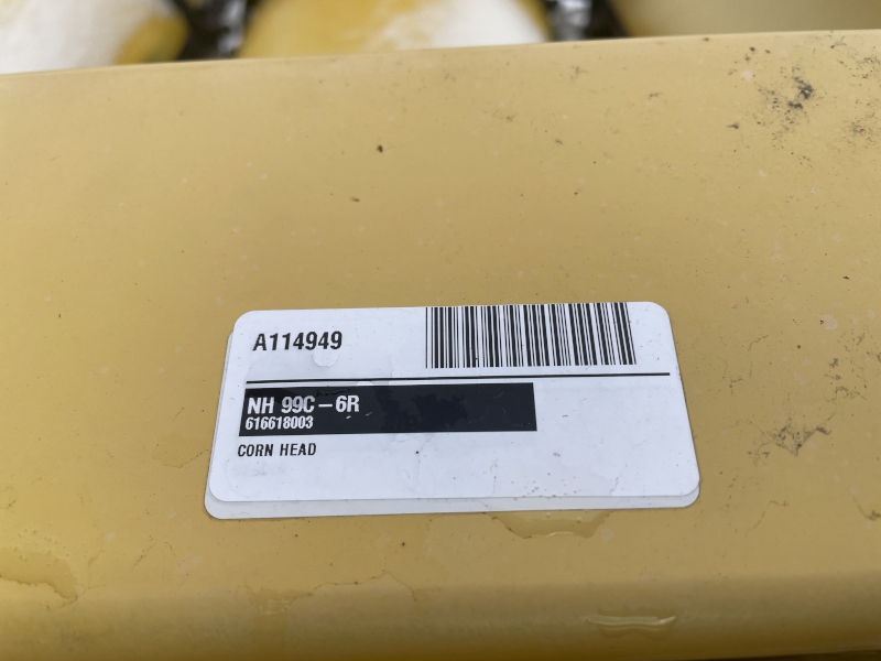 2012 New Holland 99C-6R Header Combine