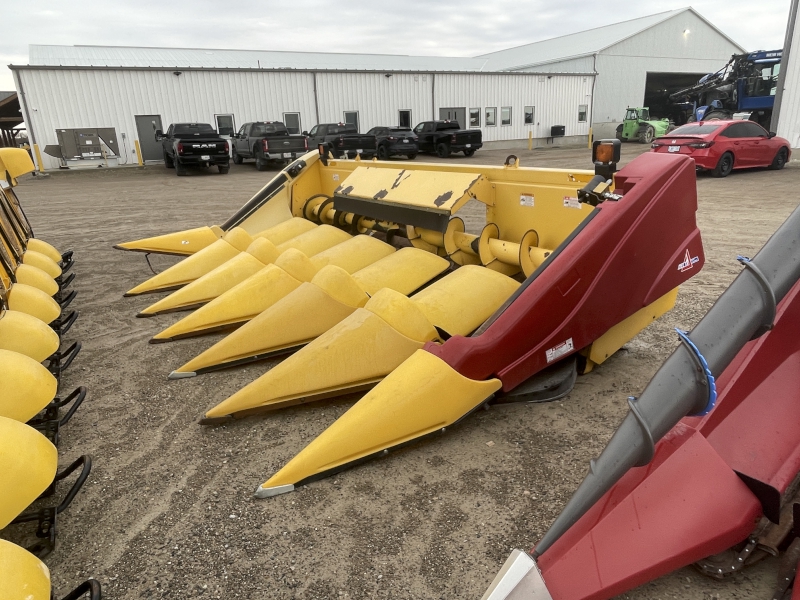2012 New Holland 99C-6R Header Combine