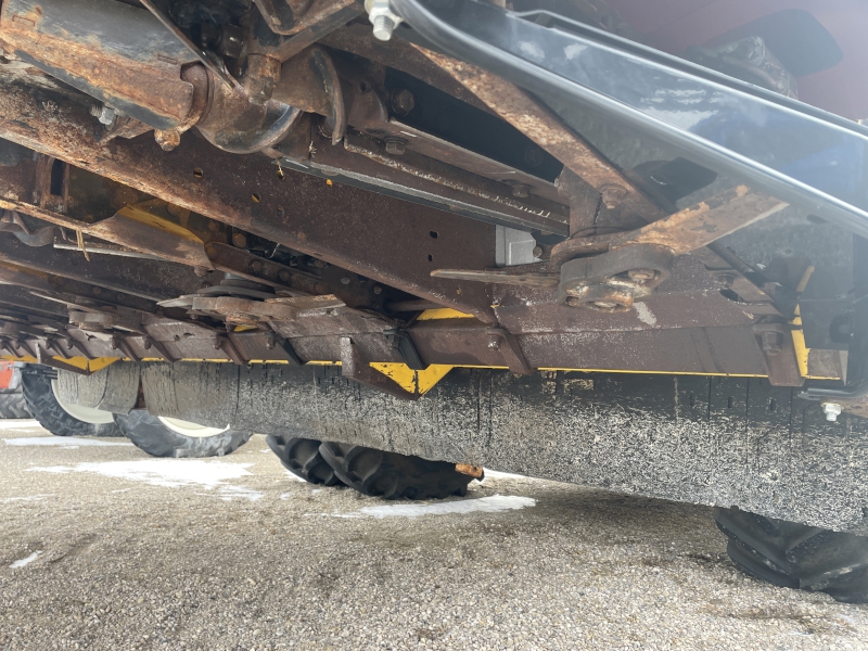 2012 New Holland 99C-6R Header Combine