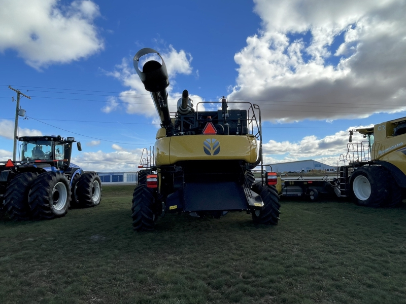 2022 New Holland CR7.90 Combine