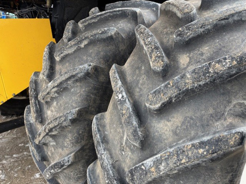 2017 New Holland CR7.90 Combine