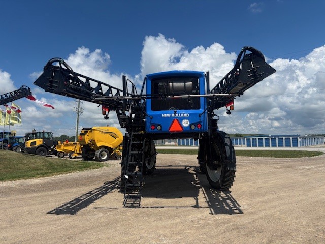 2023 New Holland SP.310F Sprayer/High Clearance