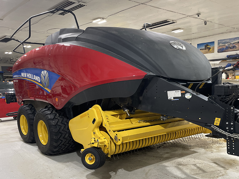 2017 New Holland BB340R Baler/Big Square