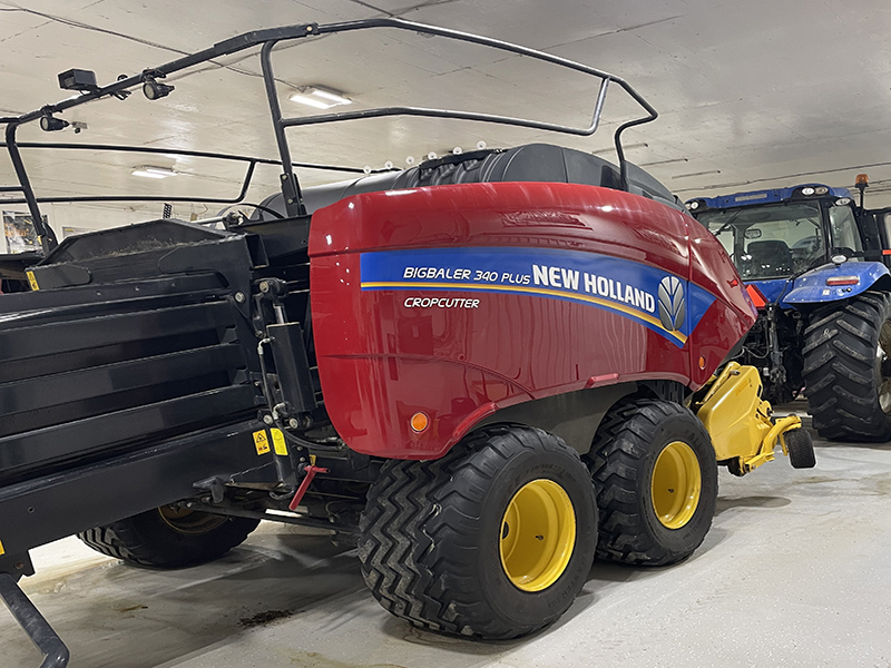 2017 New Holland BB340R Baler/Big Square