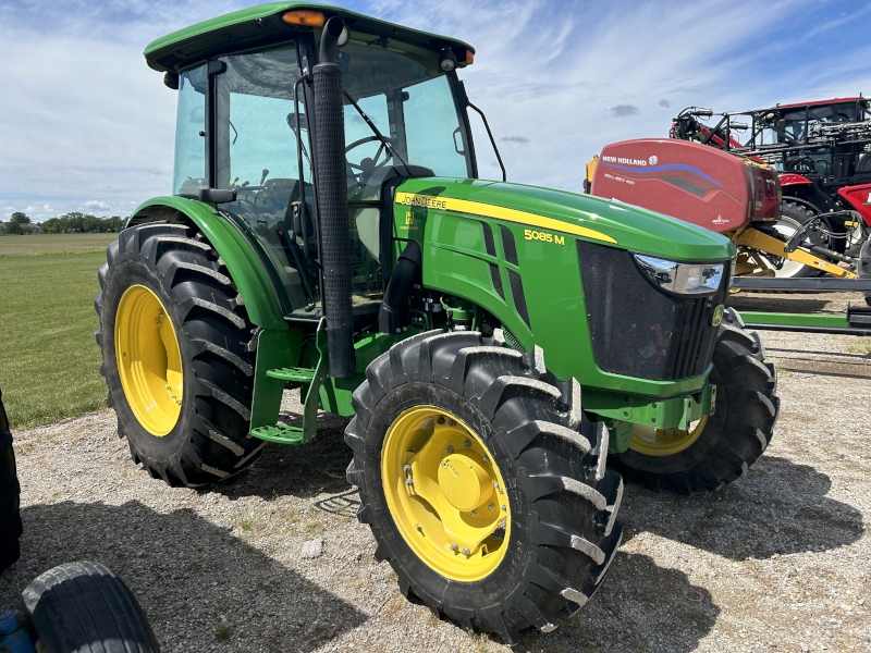 2017 John Deere 5085M Tractor
