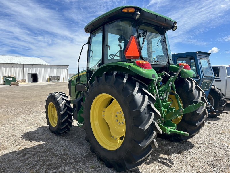 2017 John Deere 5085M Tractor