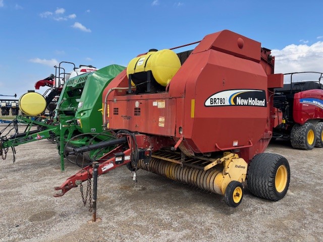 2004 New Holland BR780 Baler/Round