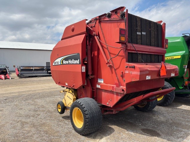 2004 New Holland BR780 Baler/Round