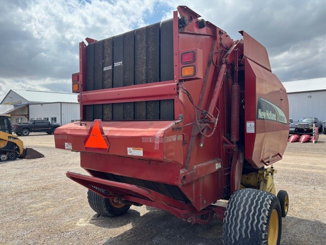 2004 New Holland BR780 Baler/Round