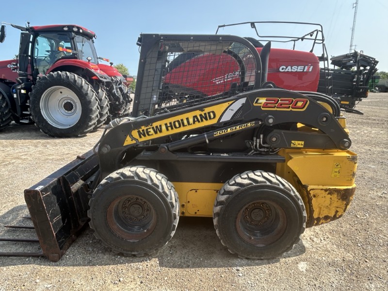 2018 New Holland L220-T4B Skid Steer Loader